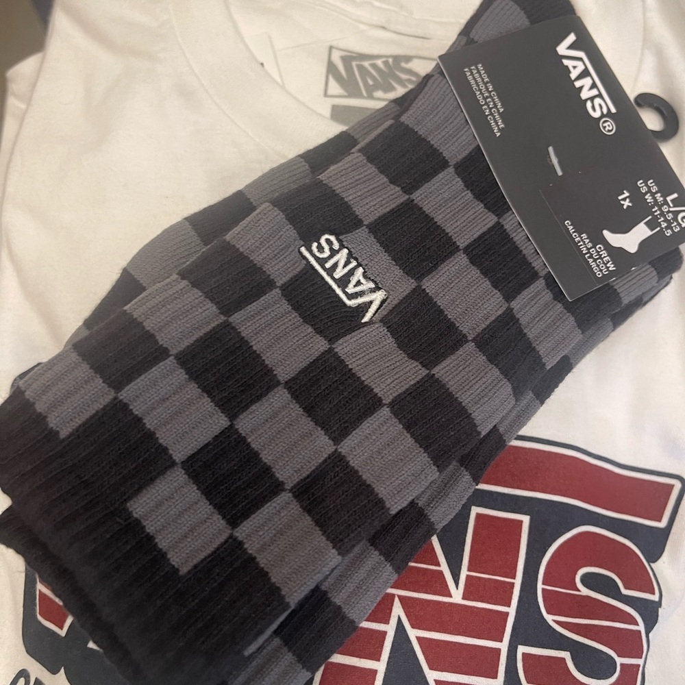 Vans Checkerboard Crew Socks (1 pair)
Black and Gray Checkered Socks - Picture 7 of 16